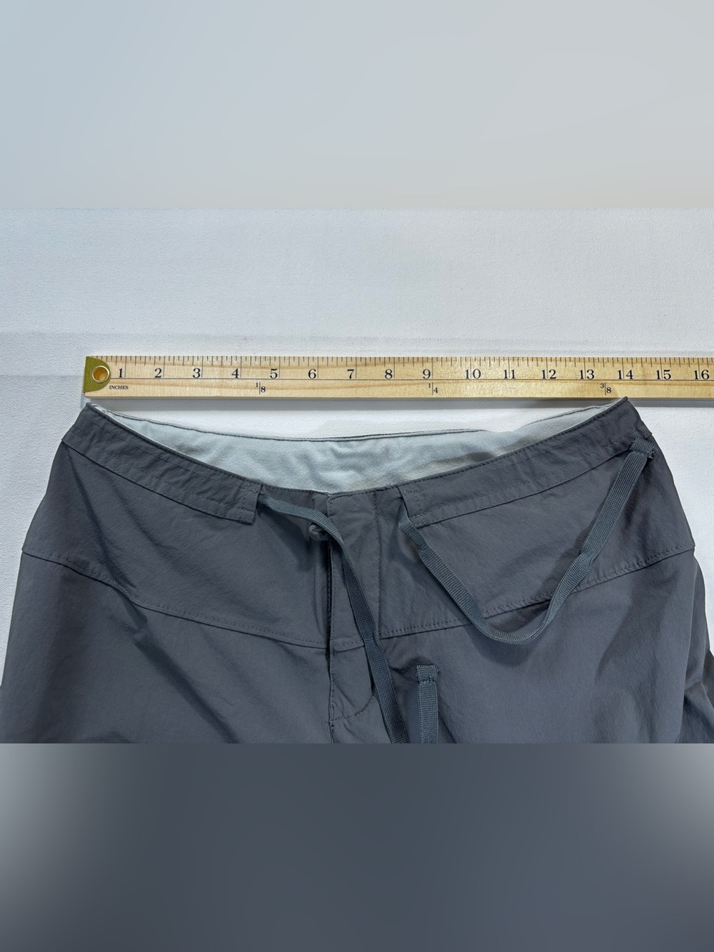 Mountain Hardwear Gray Women's Convertible Cargo Pants - Picture 8 of 11